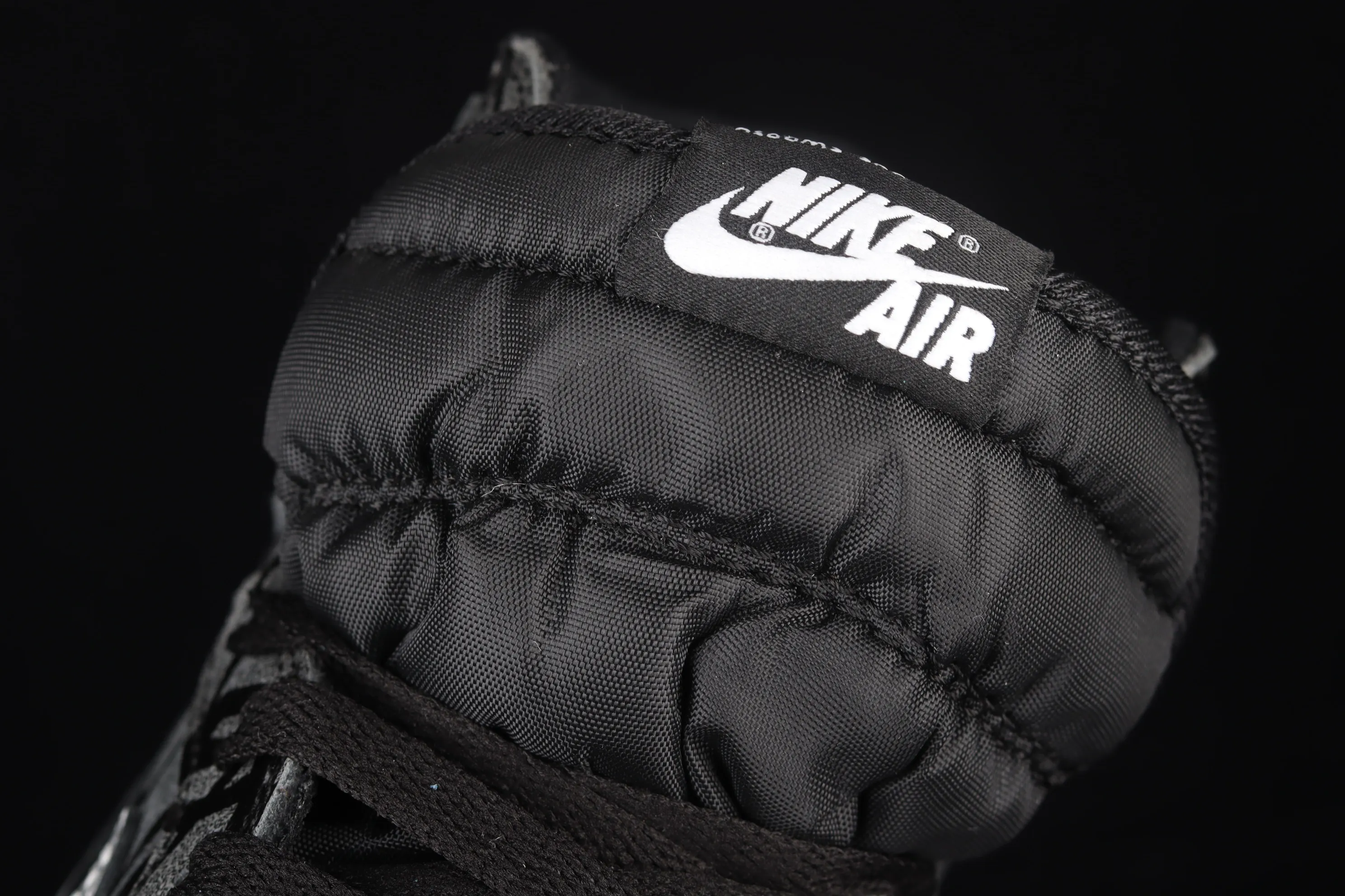 All categories Air Jordan Jordan series basketball shoes Air Jordan 1 High Air Jordan 1 High OG "Rebellionaire" AJ1 Joe 1 black and gray banned "Rebelionaire" high-top basketball shoes 555088-036